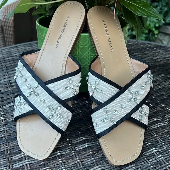 ANTONIO MELANI Shoes New Antonio Melani From Dillards Linen